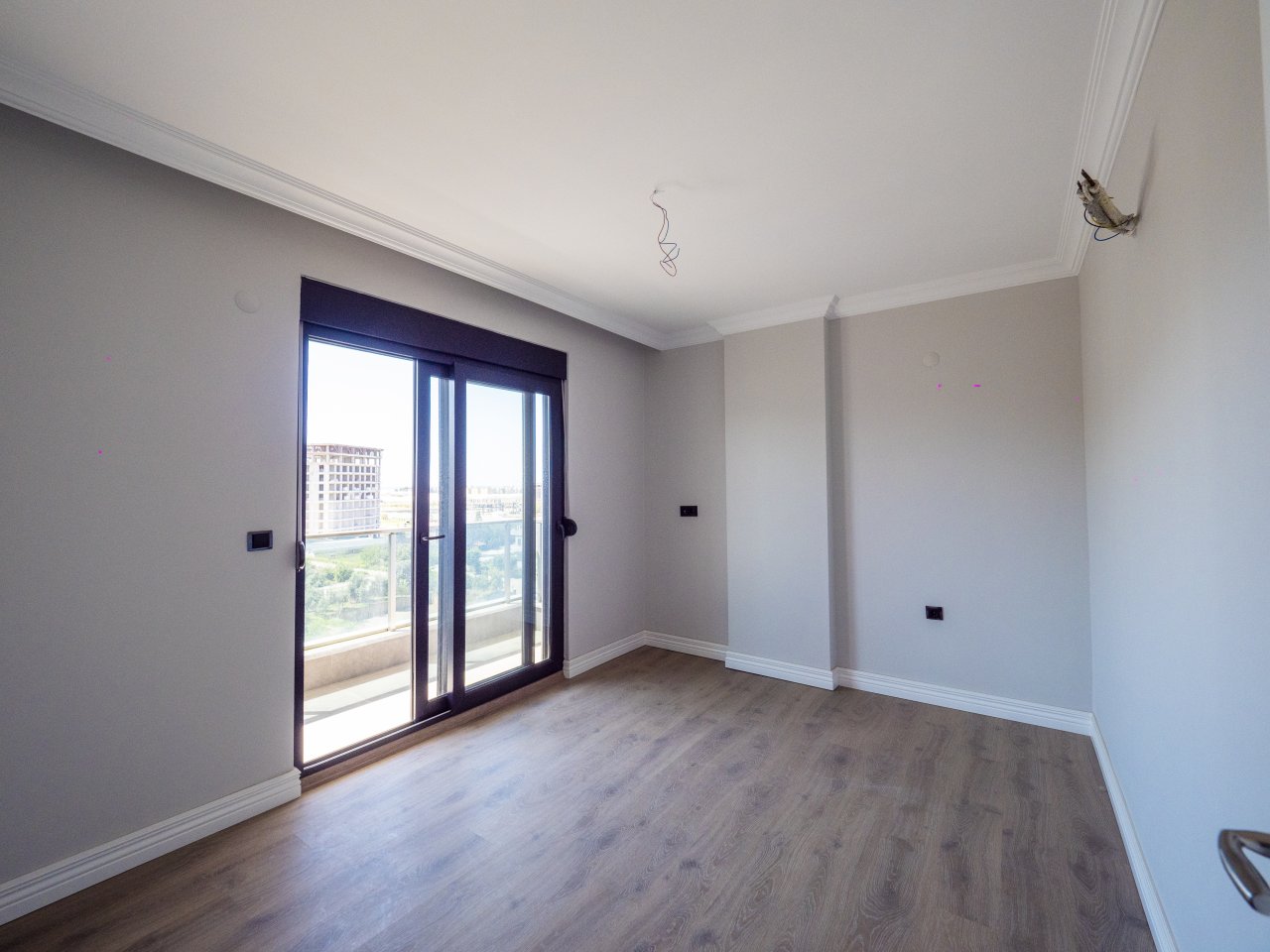 Slafzimmer mit Balkon, Maisonette im 2. Stock