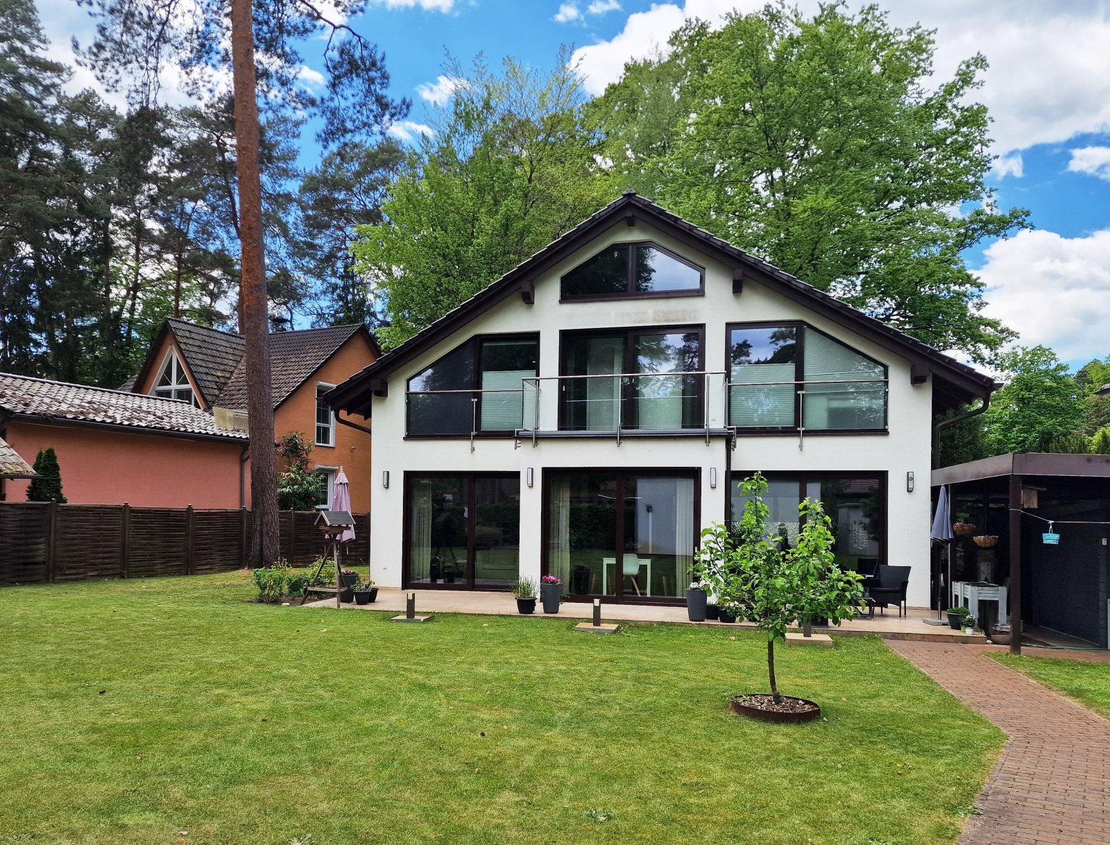 Schönwalde-Glien: Exklusives Einfamilienhaus in traumhafter Lage vor den Toren Berlins 