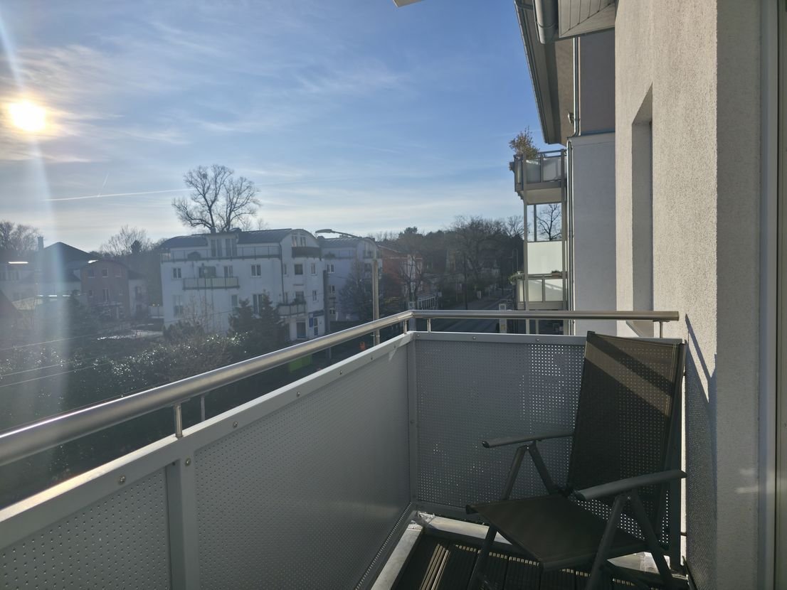 Balkon zur Straße