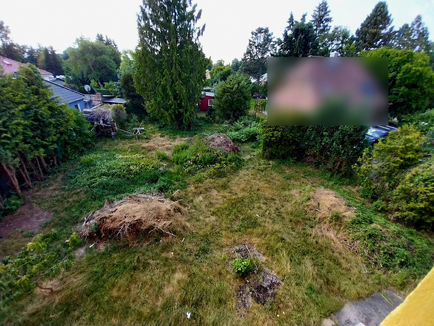 Hinteres Grundstück