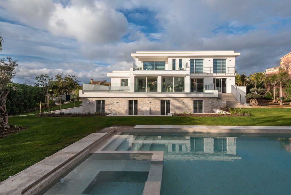Wunderschöne neu erbaute Villa in einer der besten Gegenden Mallorcas 