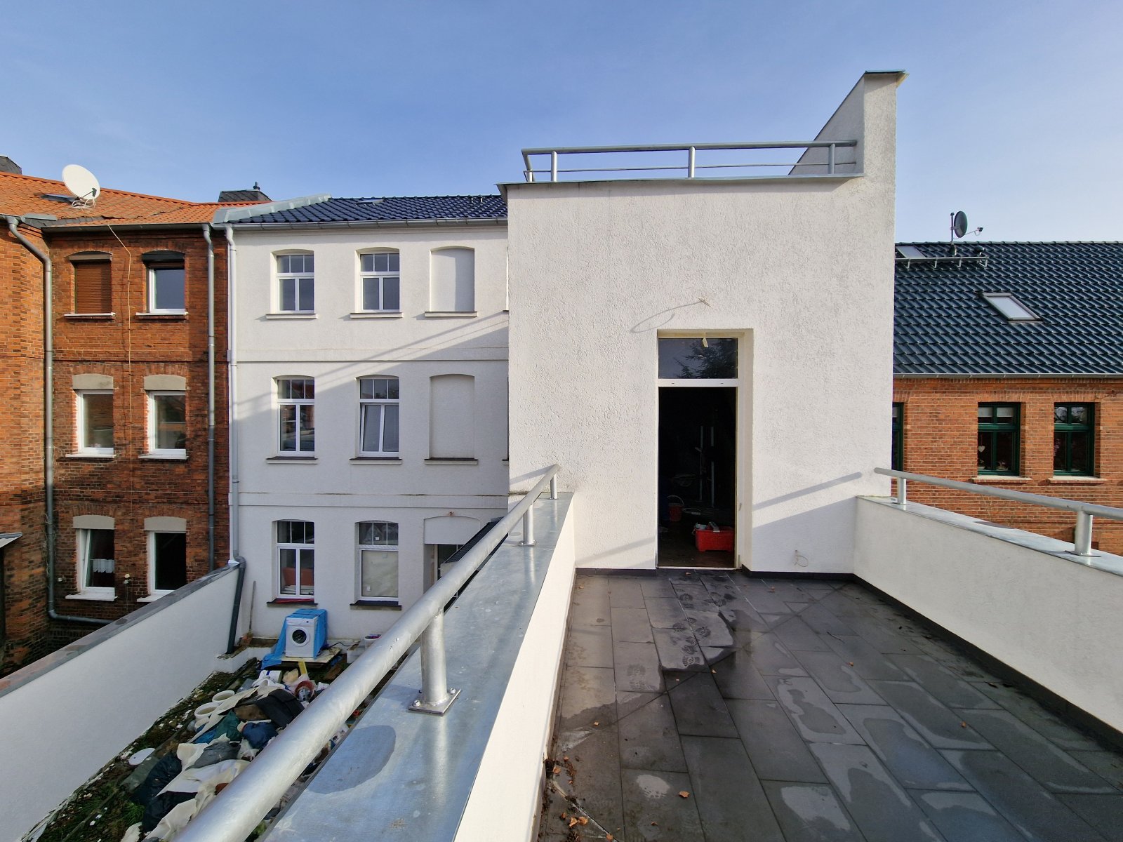 Burg: Fast fertig saniertes MFH Burg: Fast fertig saniertes MFH