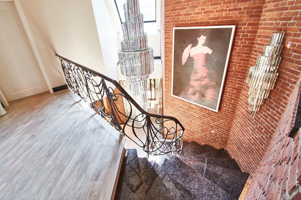 Berlin: Luxusvilla mit Einliegerwohnung und Baugenehmigung 